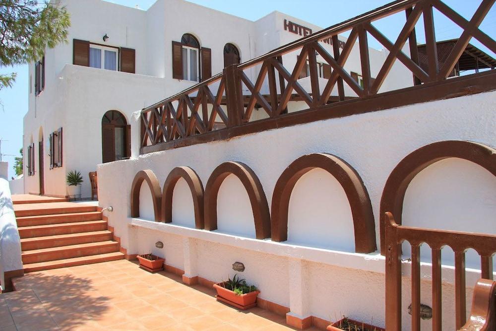 Santa Irini Hotel Perissa  Zewnętrze zdjęcie